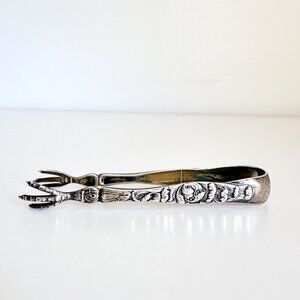 WHITING CO STERLING SILVER SUGAR TONGS 1880 HERALDIC PATTERN 4"